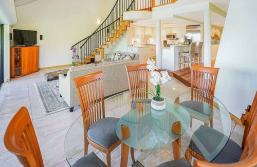 Wailua Apartment | Luxury 2-Story Oceanfront Condo w/Views & Pool