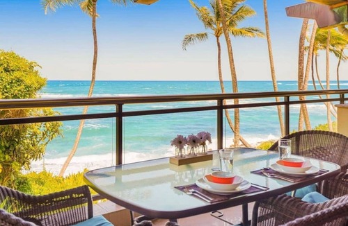 Wailua Apartment | Luxury 2-Story Oceanfront Condo w/Views & Pool