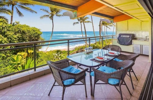 Wailua Apartment | Luxury 2-Story Oceanfront Condo w/Views & Pool