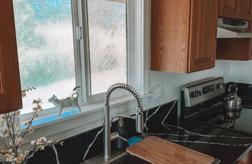 Hakalau House | Luxury Farm Stay w/Hot Tub, ColdPlunge&CuddleCows