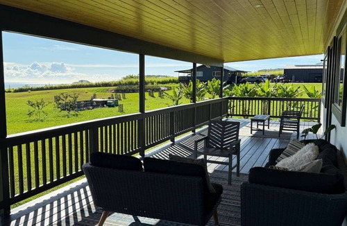 Hakalau House | Luxury Farm Stay w/Hot Tub, ColdPlunge&CuddleCows