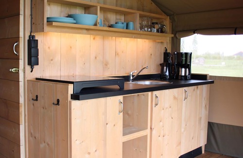 De Veenhoop House | Luxury glamping near the Frisian waters