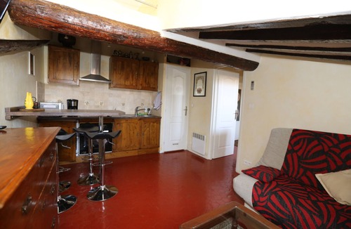 Old Town Apartment | Magnificent air-conditioned apartment 50 metres from the sea