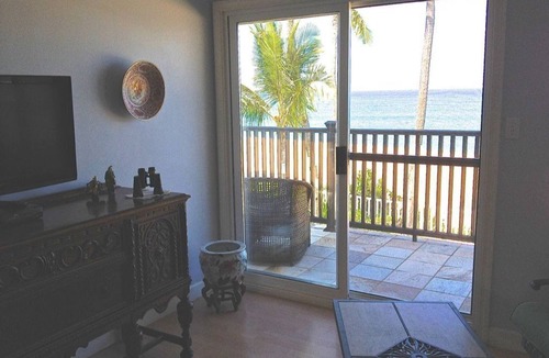 Makaha House | Makaha-465 Farrington: Spacious 4BR Oceanfront Haven with Modern Amenities