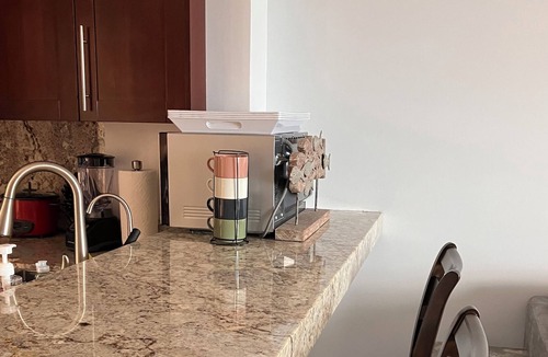 Makaha Condo | Makaha Valley Towers 1/1 Condo- Sleep up to 4! 30 day minimum stay