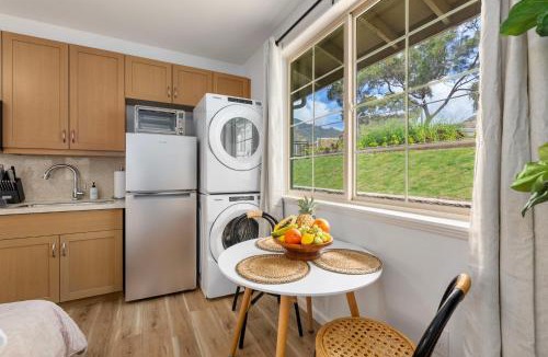 Makaha Valley House | #Marbella Lane - Blissful Mountain-View Studio in Makaha
