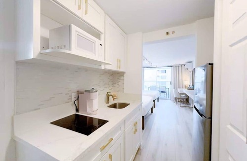 Waikiki Cottage | @ Marbella Lane- Trendy Waikiki Oasis Near Beach