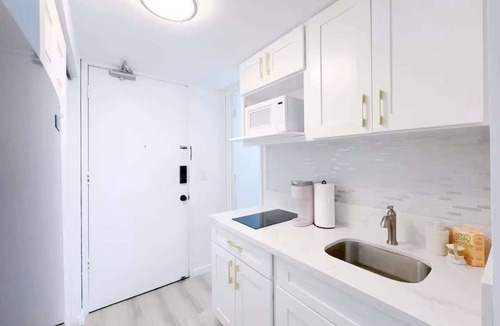 Waikiki Cottage | @ Marbella Lane- Trendy Waikiki Oasis Near Beach