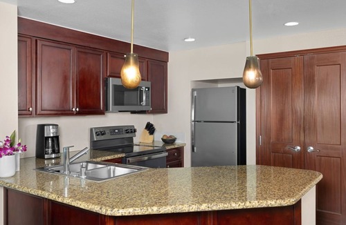 Ko Olina Hotel | Marriott's Ko Olina Beach Club-2 Bedroom Unit-Mountain View-Full Resort Access