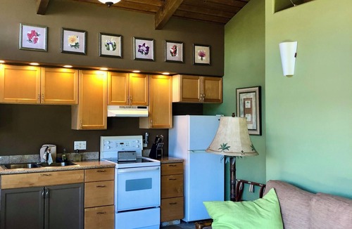 Kihei Cottage | Maui Home 4 Months Charming cottage with WiFi and AC in Kihei Call for Info