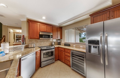 Kamuela Condo | Mauna Lani condo with waterfall pool, hot tub & tennis court