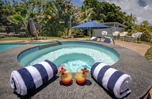 Keaau House | Moana Sunrise Villa- Resort-like pool, hot tub and A/C! This place has it all!