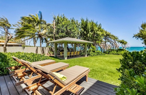 Kahuku House | Moani Kai - Beach, Pickleball, AC, 2 Kitchens