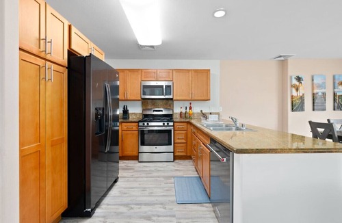 Ewa Villages Villa | Modern Island Home - W/D, Workspace, A/C