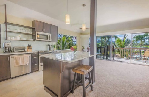 Wailua Condo | Modern Luxury Renovated Ocean View Condo - Steps to the beach with Pool and A/C