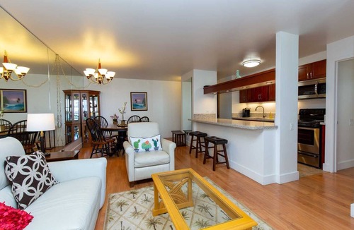 Waikiki Condo | Monthly Discovery Bay 1713 Ocean/City Views 1 Bd 1Ba