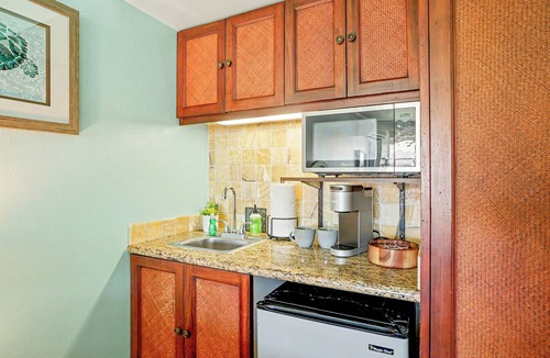 Wailua Apartment | New from Premier Host - Top Floor Oceanview Studio at Islander on the Beach