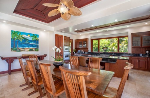Kamuela Villa | New Listing! 2 Adjacent Luxury Homes, Sleeps 16, Walk to Beach!