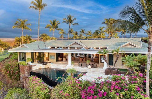 Kamuela Villa | New Listing! 2 Adjacent Luxury Homes, Sleeps 16, Walk to Beach!