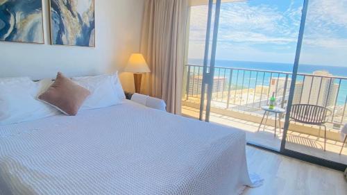 Waikiki Apartment | Newly renovated luxury, modern style Waikiki Sunset Hotel Ocean view Freeparking