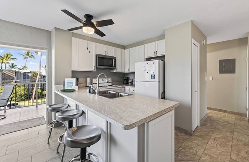 Kailua-Kona Condo | 🌴Newly updated ocean view condo located close to the ocean🌴