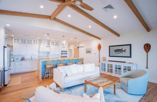 Mokuleia House | North Shore Luxury Beachfront w/Hot Tub, Firepit and A/C