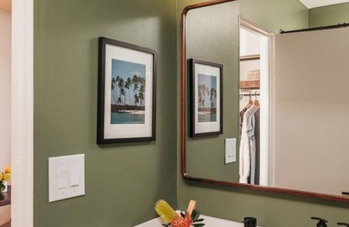 Historic Kailua Village Hotel | Ocean Air, Island Flair: 3 Rooms, Stylish Kona Basecamp for Sun & Adventure