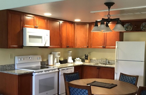 Wailua Resort | Ocean Fr Resort~2 BD Ocean Front Ste Faces Beach & is100 feet to Ocean/Beach~