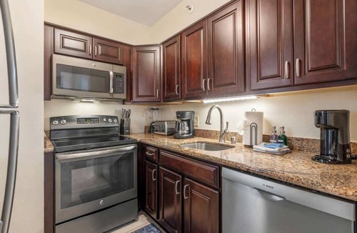 Kahana House | Ocean & Island views, AC, resort 1bedroom condo, AC, walk to shops & dining