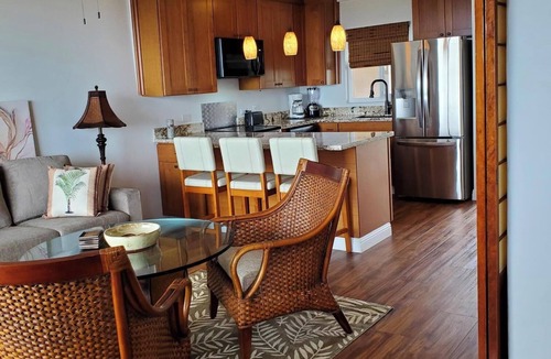Historic Kailua Village Condo | OCEAN VIEW! – 603 KAILUA VILLAGE! NEW INTERIOR DOWNTOWN KONA - 1 BLOCK TO BAY!