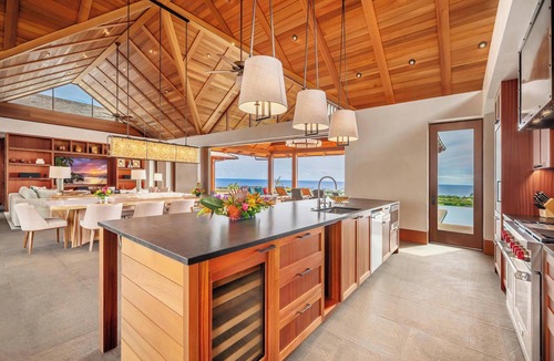 Poipu House | Ocean View Estate | Infinity Pool & Chef’s Kitchen | Hale Malie