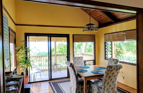 Pepeekeo Cabin | Ocean View King Rental near Akaka Falls, Hawaii