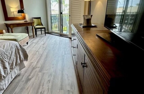 Hanamaulu Condo | Ocean view room, Beachfront Kauai Beach Resort, Jacuzzis, 4 pools, restaurants