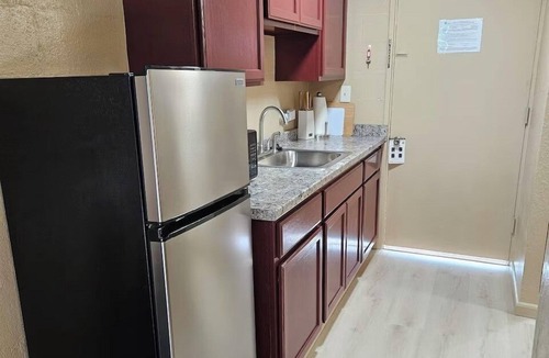 Keaukaha Condo | Ocean Views Private Balcony + Prime Location
