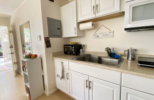 Ewa Beach Cottage | Oceanfront 2-Bedroom Retreat in Ewa Beach with AC, WiFi & Direct Beach Access