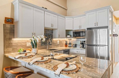 Honokowai Condo | OceanFront 2BD Whale Watching Retreat - Kulakane 307