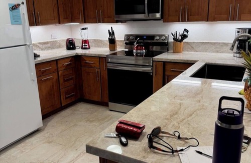 Kailua-Kona Condo | OCEANFRONT CONDO TOTAL REMODEL 2025 2 POOLS KONA SUNSETS PRIVATE LANAI A/C