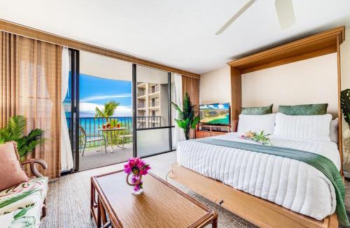 Kahana Apartment | Oceanfront Kahana Condo Ocean View, Beachfront, Pool & Sleeps 4, Walkable Area