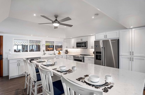 Kahaluu Bay House | 🏖️Oceanfront Kona Home w/Pool + A/C | Walk to Kahalu'u