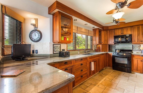 Kahaluu Bay House | 🏖️Oceanfront Kona Home Near Magic Sands | 3BR + Views