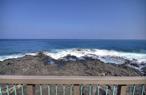 Kahaluu Bay House | 🏖️Oceanfront Kona Home Near Magic Sands | 3BR + Views