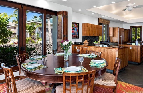 Kailua-Kona House | 🏖️Oceanfront Kona Home | Beach Access + Walk to Town