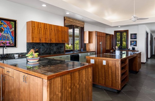 Kailua-Kona House | 🏖️Oceanfront Kona Home | Beach Access + Walk to Town