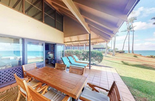 Maunaloa Condo | Oceanfront Molokai Cottage with Ocean View, WiFi & Pool