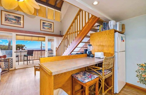 Maunaloa Apartment | Oceanfront Molokai Escape Near Beach with Lanai, Pool & W/D