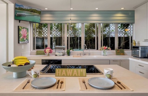 Diamond Head - Kapahulu - St. Louis Villa | Oceanfront on the Gold Coast, Diamond Head, Hawaii. Where Ocean Dreams Come True