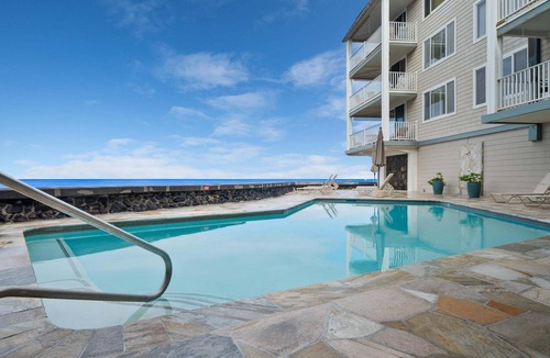 Historic Kailua Village Condo | Oceanfront Stunner Condo Over The Lagoon Garden! Hale Kona Kai 311