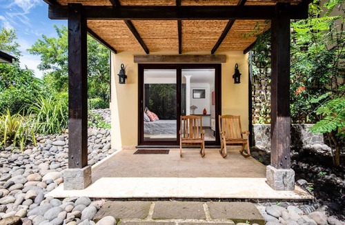 Hauula House | Oceanside Estate - Spacious home with Pool & AC