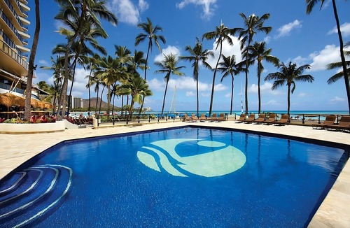 Waikiki Resort | On Beautiful Waikiki Beach! Pool, Spa, 3 On-Site Restaurants, Water Activities