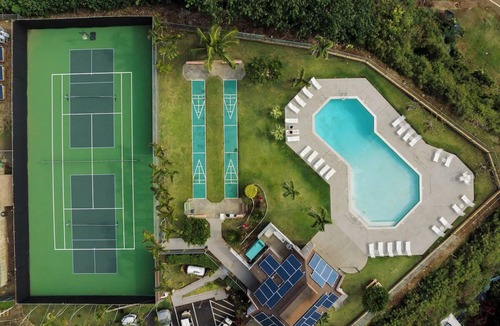 Nawiliwili Apartment | One Room w/Queen Bed | Direct Outdoor Pool Access | Near Wilcox Rd Beaches